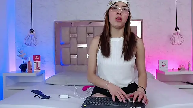 Snapshot of ChloeSteele chatting on 02/15/26, 12:03 ChloeSteele online show from 02/15/26, 12:03