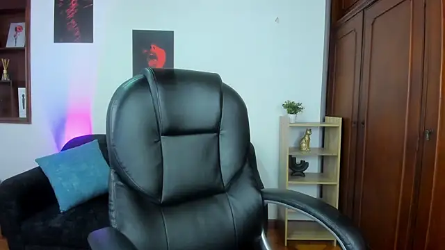 PamelaQueen  online show from 07/04/26, 09:32