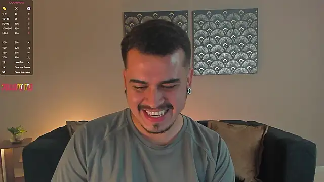 Snapshot of Chriss_Hunt chatting on 02/04/26, 02:17 Chriss Hunt online show from 02/04/26, 02:17