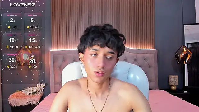 Noa 03 online show from 02/10/26, 01:48