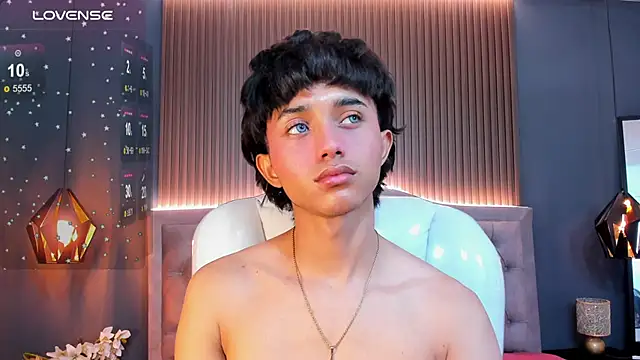 Noa 03 online show from 02/11/26, 01:49