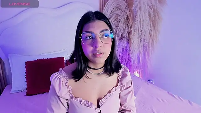 Snapshot of rebeca_taylor chatting on 02/17/26, 03:14 rebeca taylor online show from 02/17/26, 03:14