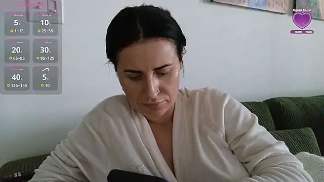 Snapshot of ViolettBaby chatting on 02/05/26, 06:01 ViolettBaby online show from 02/05/26, 06:01