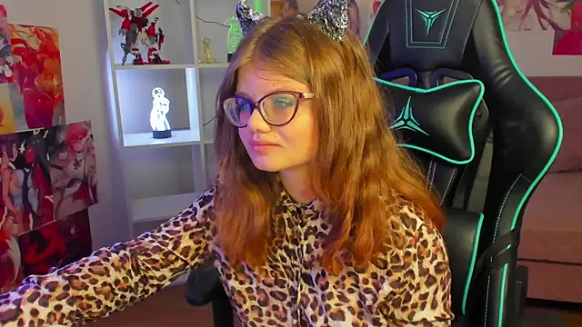 ChloeHalses online show from 04/11/26, 05:06