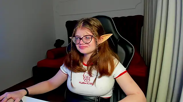 ChloeHalses online show from 04/15/26, 05:14