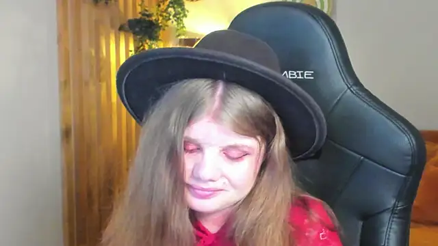 ChloeHalses online show from 05/10/26, 05:07