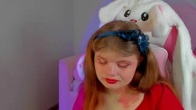 ChloeHalses online show from 05/12/26, 05:04
