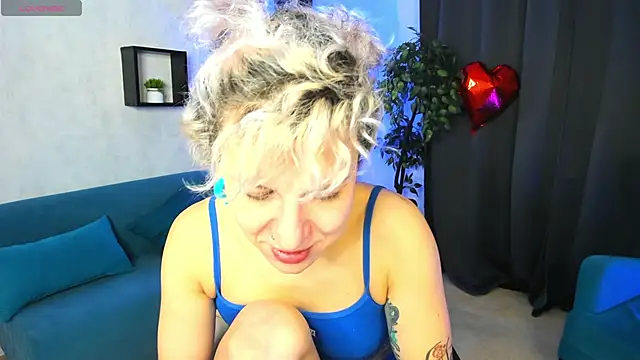 Snapshot of strip_dancer chatting on 03/01/26, 01:40 strip dancer online show from 03/01/26, 01:40