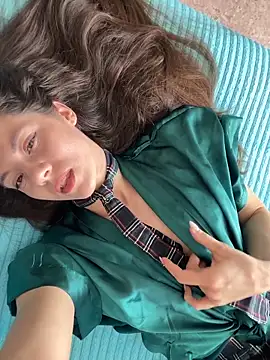 OnlyLeiLa online show from 04/16/26, 05:52