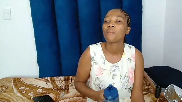 Snapshot of ForeverSexy_ chatting on 02/27/26, 01:44 ForeverSexy online show from 02/27/26, 01:44