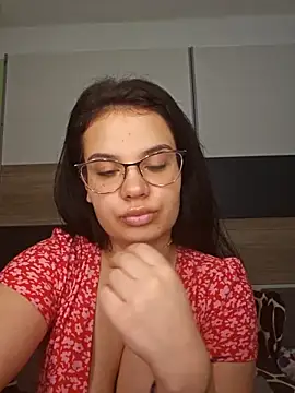 Karolina Velvet online show from 02/04/26, 10:15