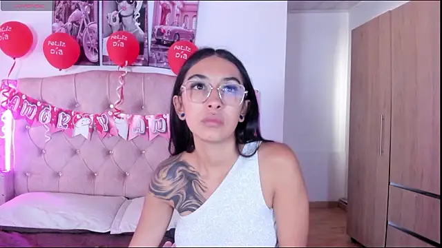 Snapshot of liittle__baby chatting on 02/21/26, 12:06 liittle baby online show from 02/21/26, 12:06