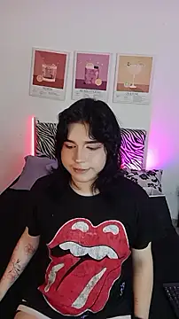 Snapshot of Daniellesins1 chatting on 02/26/26, 06:56 Daniellesins1 online show from 02/26/26, 06:56