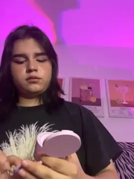 Daniellesins1 online show from 04/15/26, 07:48