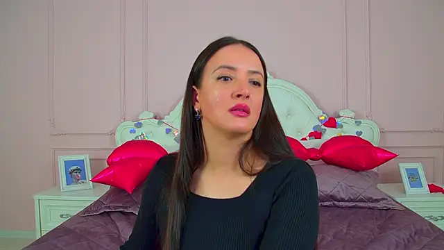 Snapshot of ElinaBellucci chatting on 03/02/26, 04:25 ElinaBellucci online show from 03/02/26, 04:25