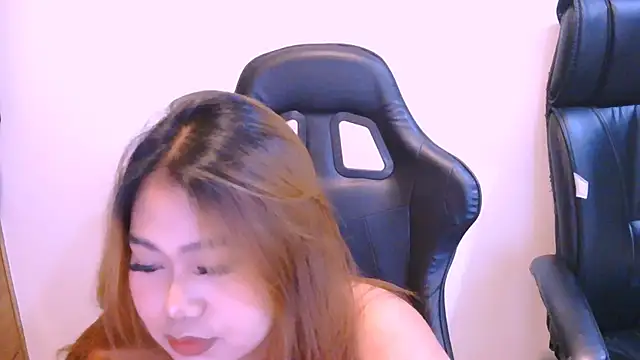 Snapshot of vien_pussy69 chatting on 02/14/26, 11:51 vien pussy69 online show from 02/14/26, 11:51