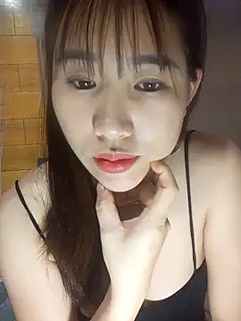 Yui-Ch1682 online show from 02/20/26, 08:49