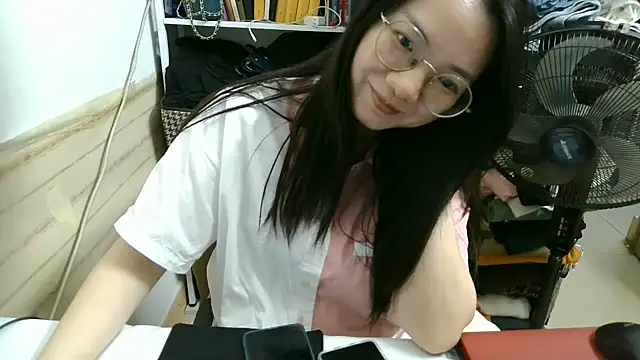 xiaoxiaowan11 online show from 03/29/26, 12:49