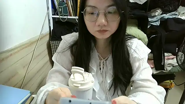 xiaoxiaowan11 online show from 04/01/26, 12:06