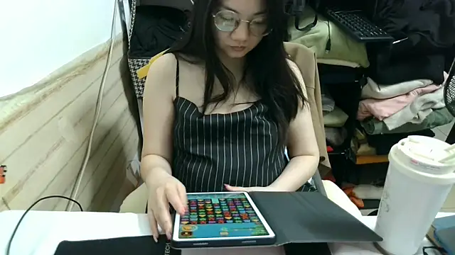 xiaoxiaowan11 online show from 04/14/26, 01:28