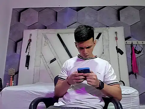 GoldenBoyM online show from 05/26/26, 03:35