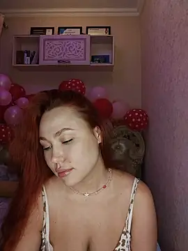 Snapshot of LolaaMint_ chatting on 02/18/26, 04:36 LolaaMint online show from 02/18/26, 04:36