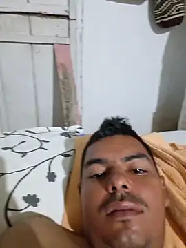 Snapshot of jhoncol231 chatting on 02/12/26, 02:17 jhoncol231 online show from 02/12/26, 02:17