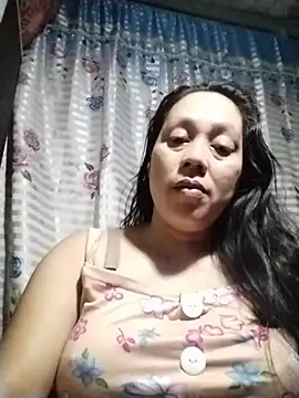 Snapshot of May_Bombs chatting on 02/16/26, 02:35 May Bombs online show from 02/16/26, 02:35