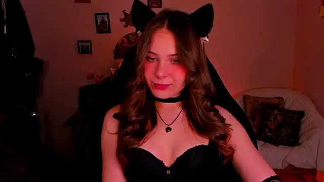 LanaLovely online show from 05/11/26, 06:41