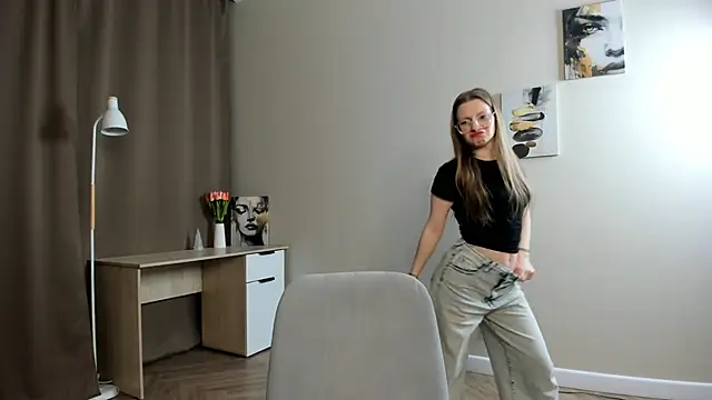 Snapshot of VictorMencia chatting on 02/06/26, 07:17 VictorMencia online show from 02/06/26, 07:17