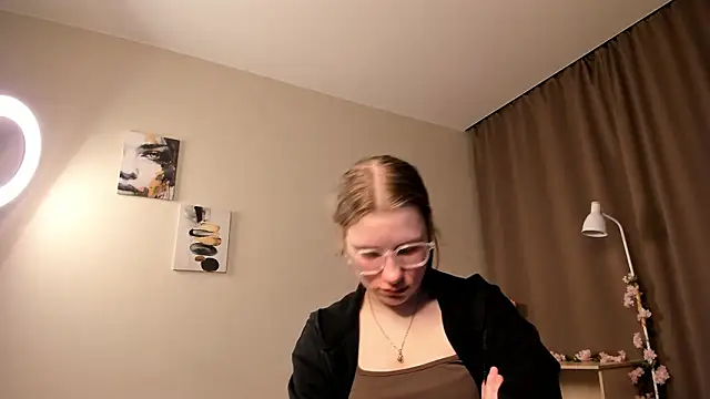 Snapshot of VictorMencia chatting on 02/27/26, 07:14 VictorMencia online show from 02/27/26, 07:14