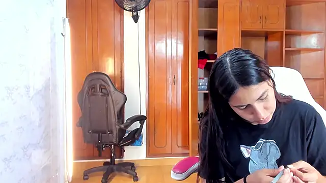 Emily and Soffy online show from 02/26/26, 12:04