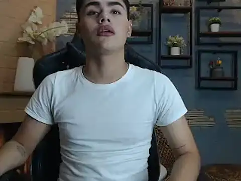 Snapshot of FemNoa chatting on 02/17/26, 05:41 FemNoa online show from 02/17/26, 05:41