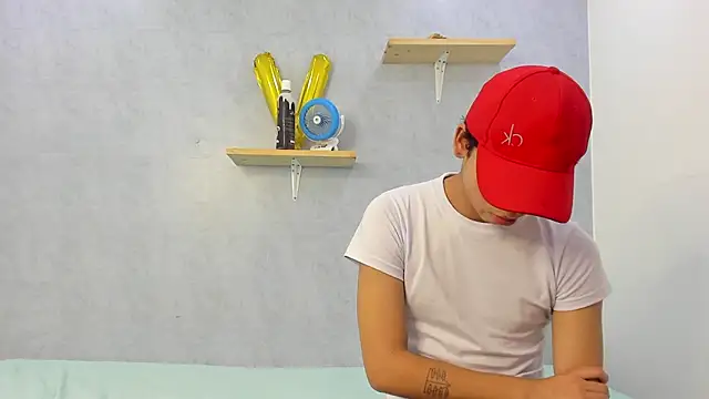 Snapshot of Eliotkinky chatting on 02/26/26, 04:06 Eliotkinky online show from 02/26/26, 04:06