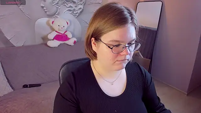 Snapshot of MaryFloree chatting on 02/11/26, 03:22 MaryFloree online show from 02/11/26, 03:22