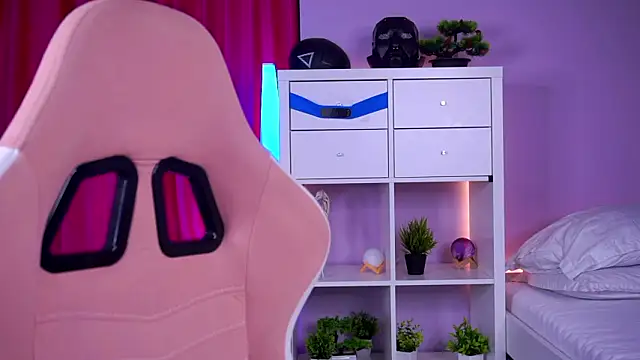 Snapshot of MistyReeds chatting on 02/14/26, 06:21 MistyReeds online show from 02/14/26, 06:21