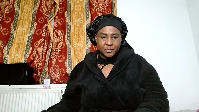 CurvySashia online show from 03/02/26, 12:13