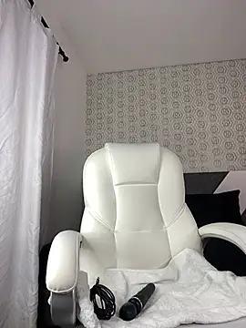 Mia rivers   online show from 02/20/26, 07:36