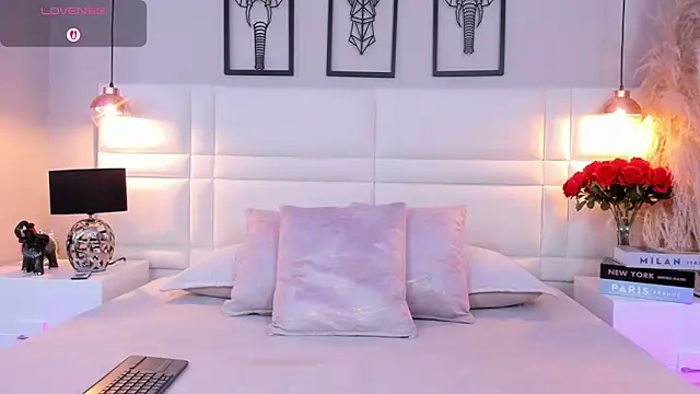 Snapshot of RaquelHyde_ chatting on 02/08/26, 12:41 RaquelHyde online show from 02/08/26, 12:41