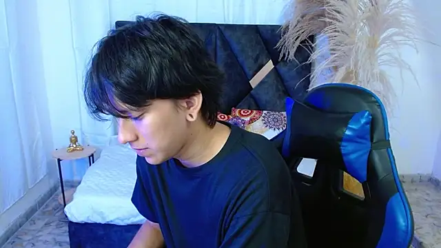 Snapshot of nikoo_18 chatting on 02/16/26, 02:24 nikoo 18 online show from 02/16/26, 02:24