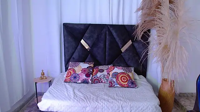 Snapshot of nikoo_18 chatting on 02/23/26, 01:52 nikoo 18 online show from 02/23/26, 01:52