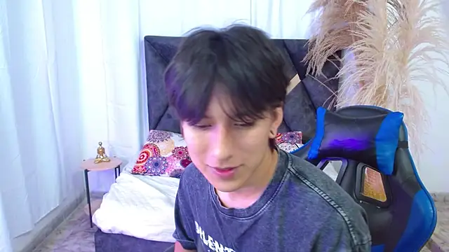 Snapshot of nikoo_18 chatting on 02/28/26, 01:23 nikoo 18 online show from 02/28/26, 01:23