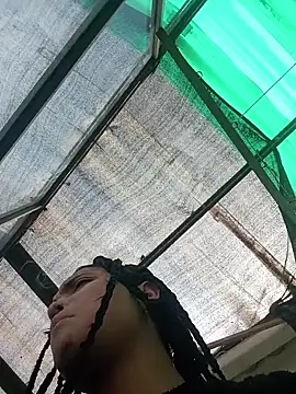 Snapshot of Maggyx chatting on 02/25/26, 01:21 Maggyx online show from 02/25/26, 01:21