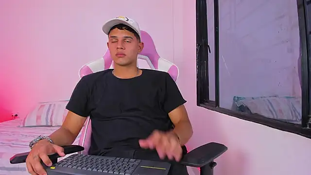 Snapshot of Adrian_Prime_ chatting on 02/05/26, 06:56 Adrian Prime online show from 02/05/26, 06:56