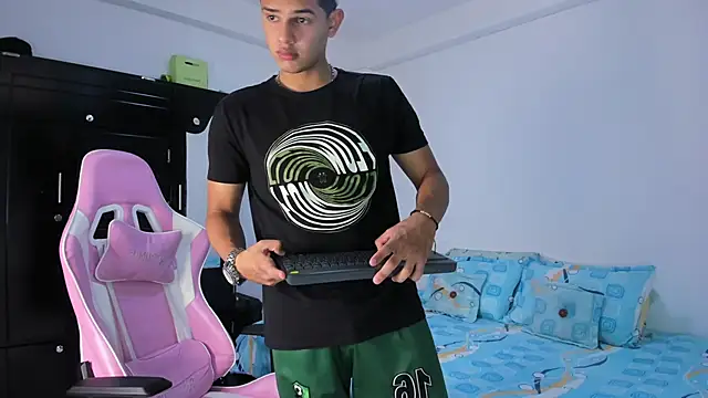 Snapshot of Adrian_Prime_ chatting on 02/20/26, 06:52 Adrian Prime online show from 02/20/26, 06:52