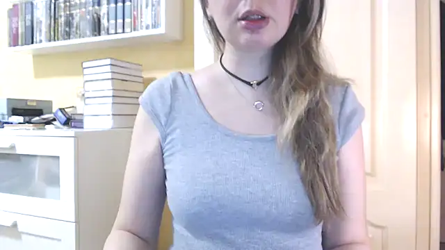 Snapshot of Tasiya chatting on 03/02/26, 02:02 Tasiya online show from 03/02/26, 02:02