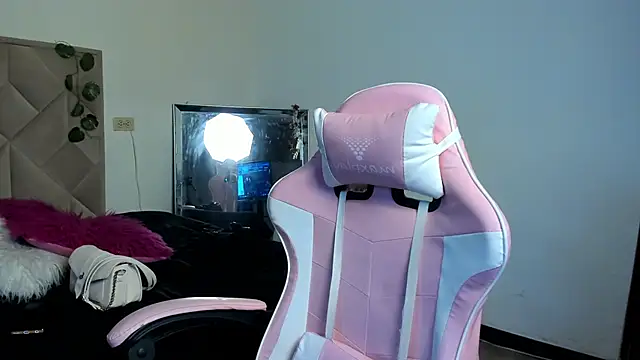 Chloe Miller 2 online show from 03/17/26, 07:17