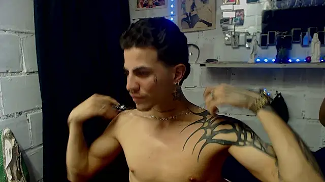 Snapshot of paul-mendezx chatting on 02/14/26, 05:48 paul-mendezx online show from 02/14/26, 05:48