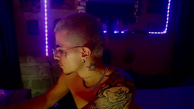 Snapshot of paul-mendezx chatting on 02/25/26, 05:39 paul-mendezx online show from 02/25/26, 05:39