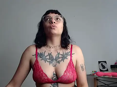 Snapshot of LanaGodard chatting on 02/27/26, 05:13 LanaGodard online show from 02/27/26, 05:13